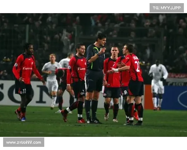 法甲裁判标准解析与实践对比:提升比赛公正性与技术应用探讨 法甲裁判标准解析与实践对比:提升比赛公正性与技术应用探讨